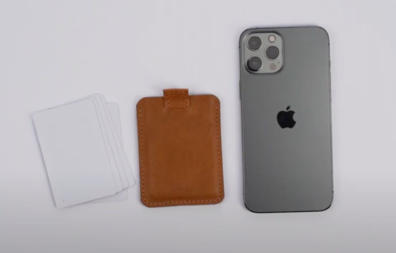 Load video: Leather wallet on 6-8 cards compatible with MagSafe
