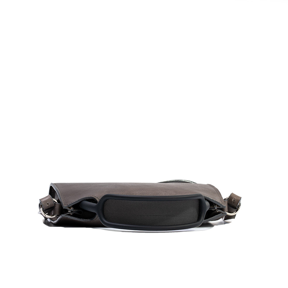 Italian leather gray bag, a fashionable companion for your AirPods Max.