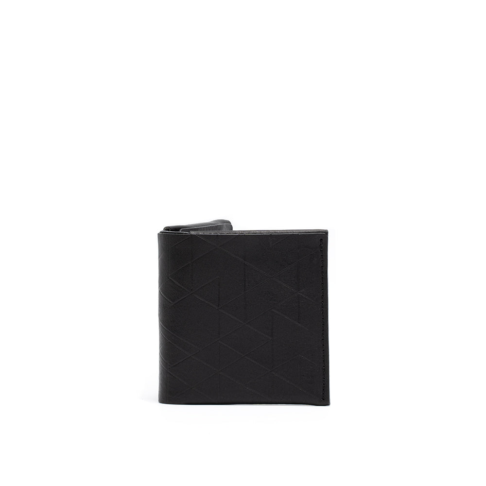 AirTag wallet 2.0 billfold highlighting its sleek and compact design.
