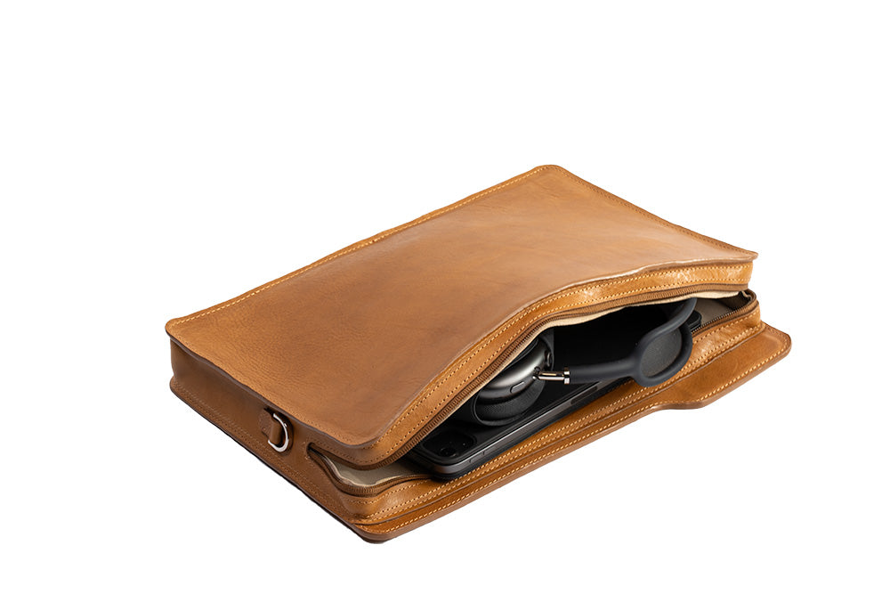 leather messenger for MacBook File design