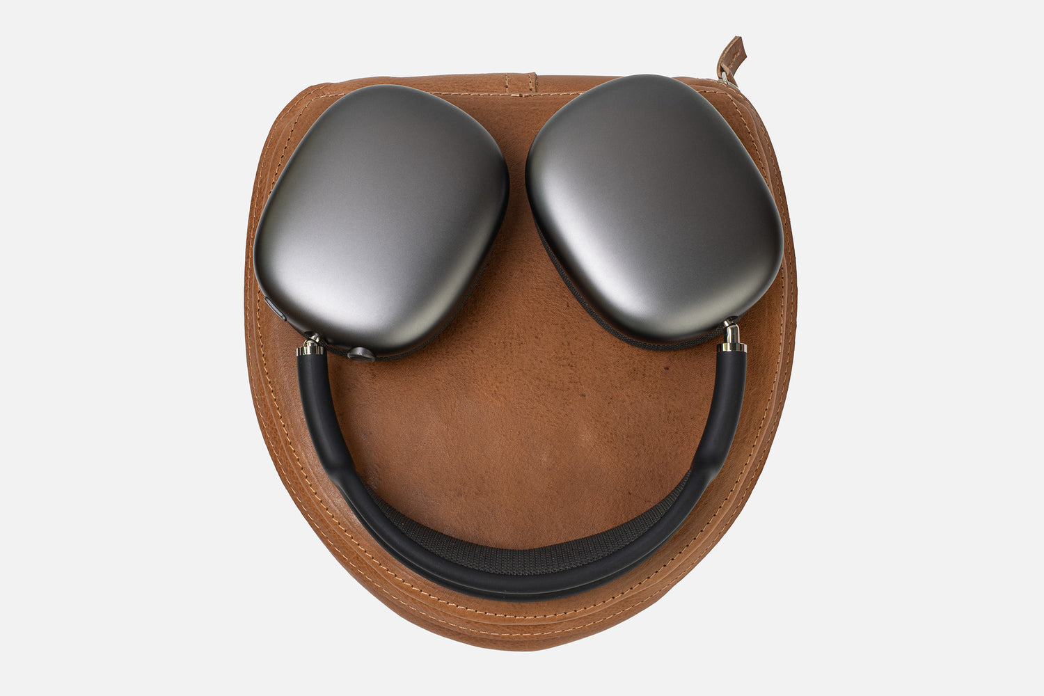 Leather case for AirPods Max headphones in brwon — full-grain Italian leather with soft lining; reinforced panels and magnets for Low Power Mode