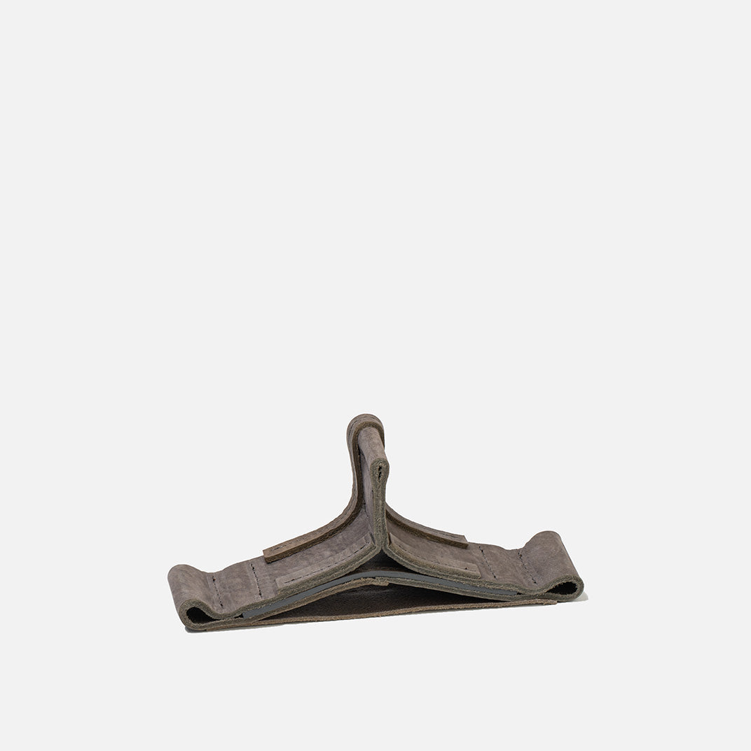 AirPods Maxレザースタンド｜低電力モード対応 – Geometric Goods