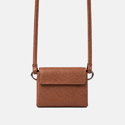 Brown DUO Sleeve 1.0 in Italian pebbled leather with matching shoulder strap