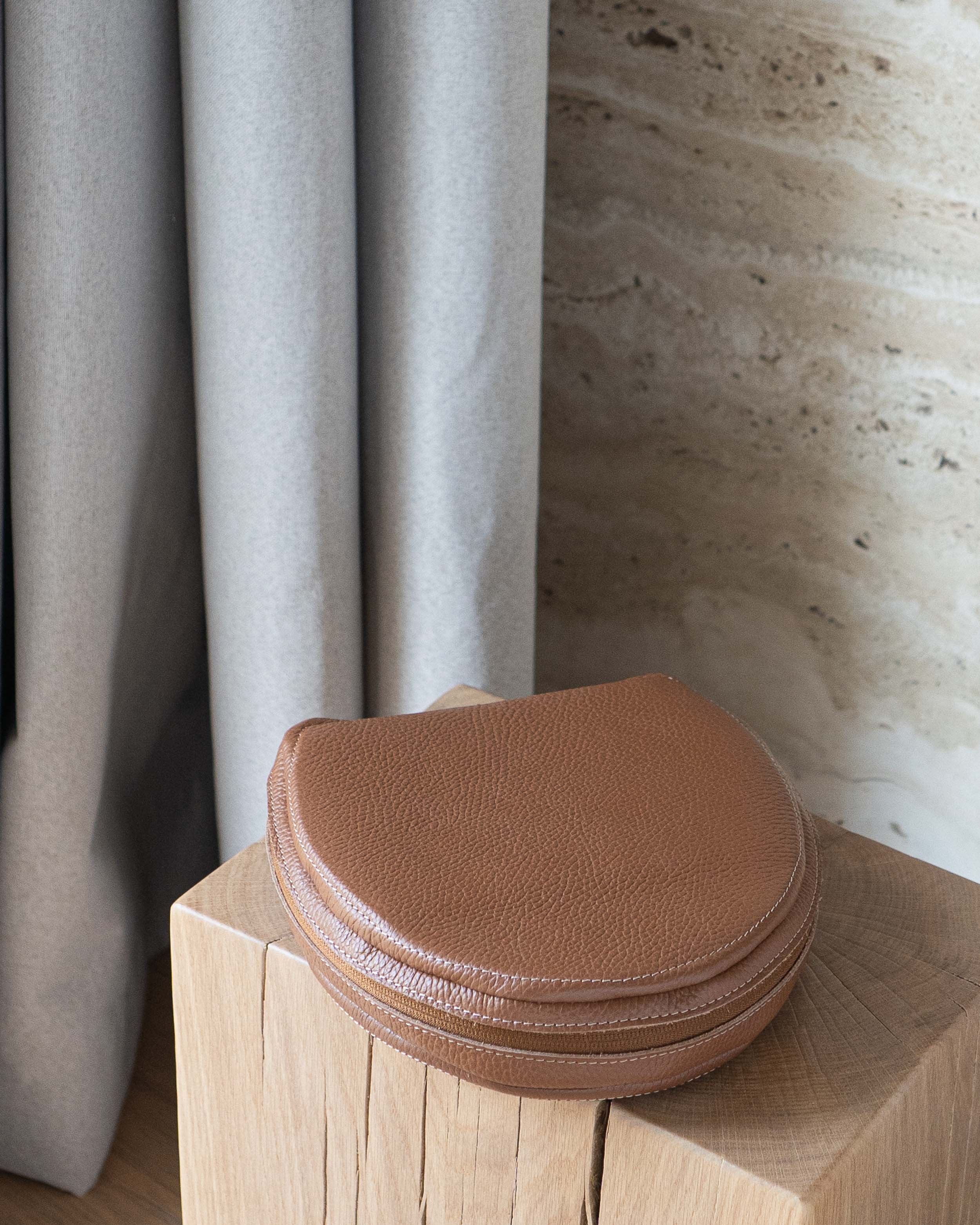 Flat-grain leather case for AirPods Max detail view