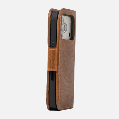 Side profile of Classic 5.1 brown leather folio for iPhone 17 Series — slim silhouette with low-profile magnetic strap, precise camera cutout, MagSafe-ready