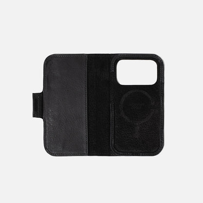 Black Classic 5.0 folio wallet for iPhone 18 Pro and Pro Max, interior with MagSafe attachment area