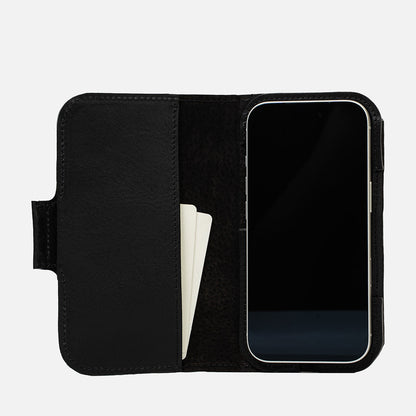 Classic 5.0 leather MagSafe folio wallet for iPhone 18 Pro and Pro Max, interior view