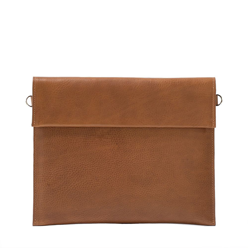 leather sleeve bag for iPad 11 Pro made by Geometric Goods from full-grain vegetable-tanned Italian leather in brown color with zipper pocket