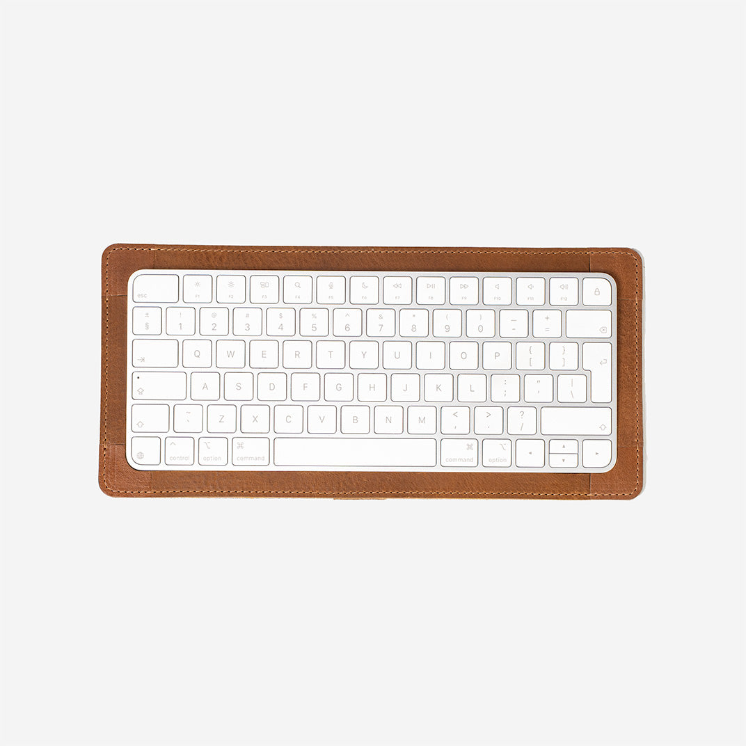 Leather Magic Keyboard Tray in Brown – handcrafted Apple keyboard stand for compact Magic Keyboard