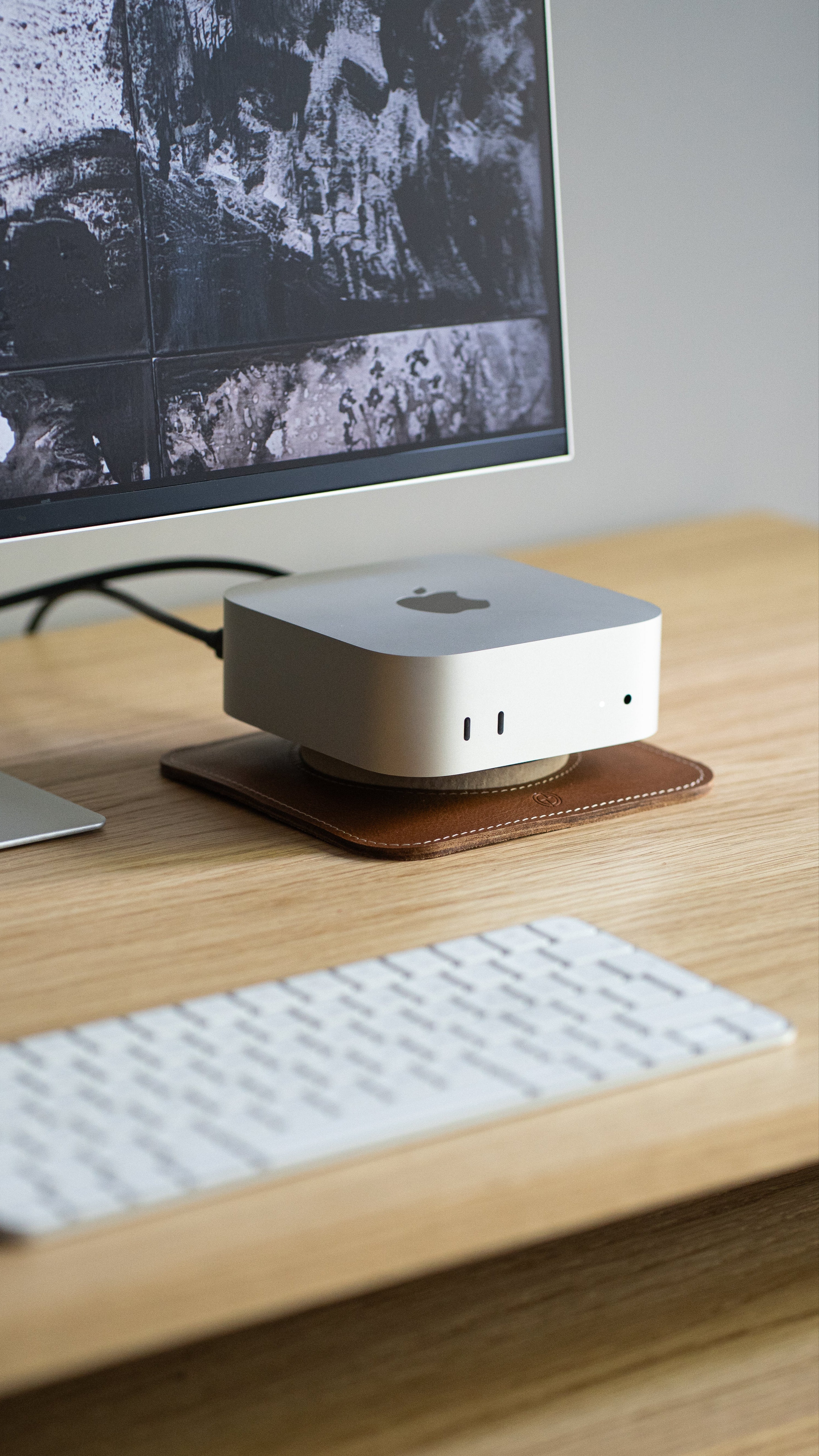 Leather Mac Mini stand – The Pedestal elevates and cools your device with handcrafted Italian leather elegance