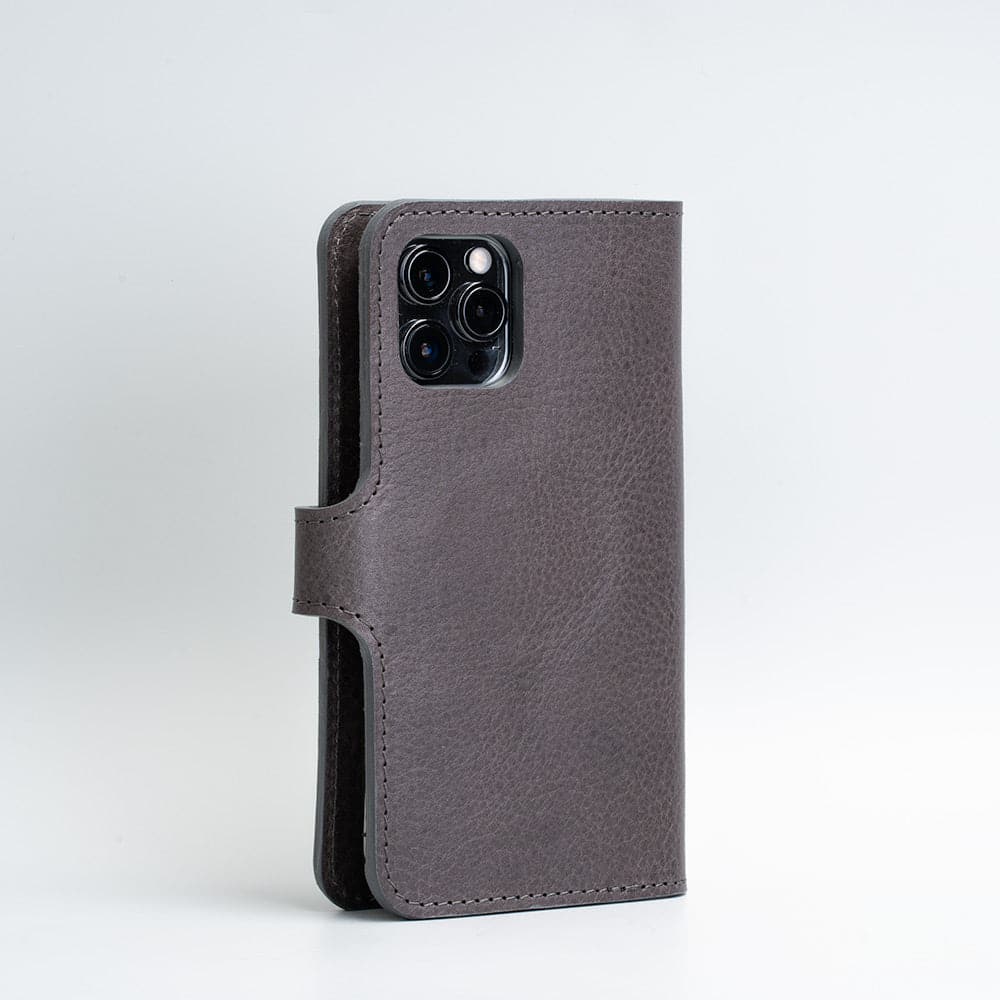 iPhone 12/13 系列全粒面皮革折叠手机壳钱包，带有MagSafe - 经典4.0