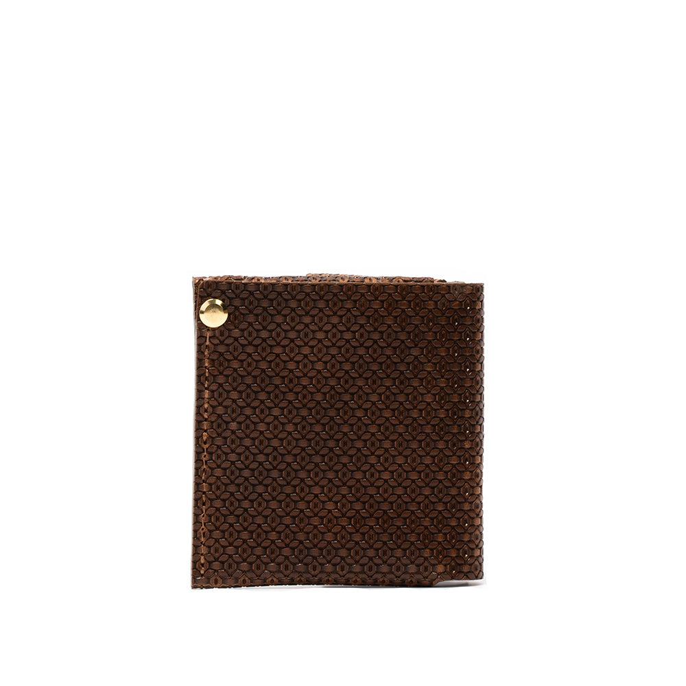 Luxury AirTag wallet by Geometric Goods in the EU, crafted from premium vegetable-tanned Italian leather